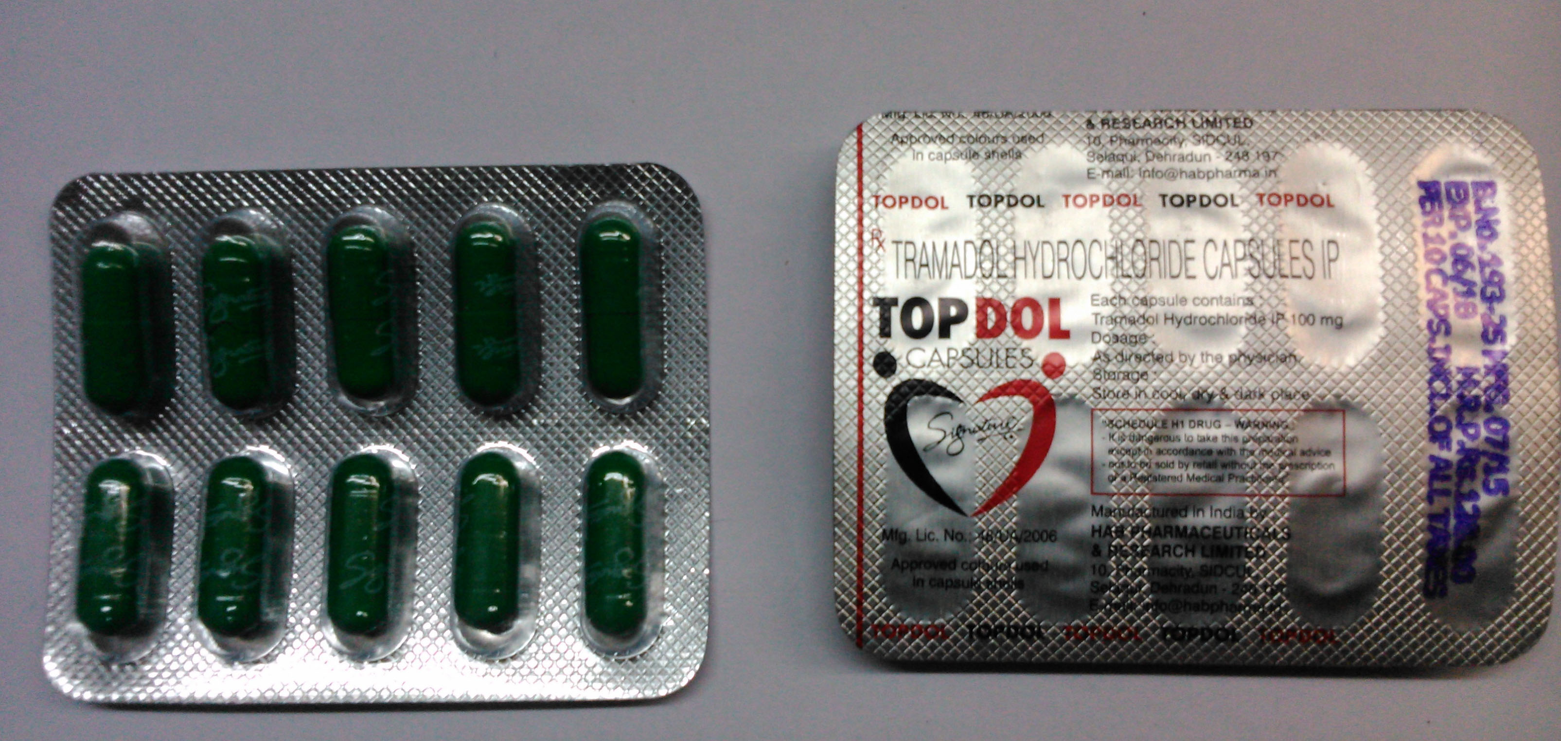 (generic Ultram) Tramadol 100 mg capsules for acute pain relief.